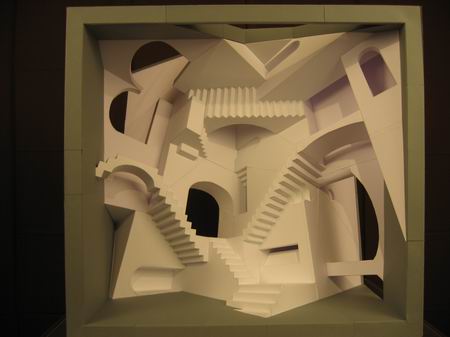 Escher_Modell_Relativitaet_1_kl